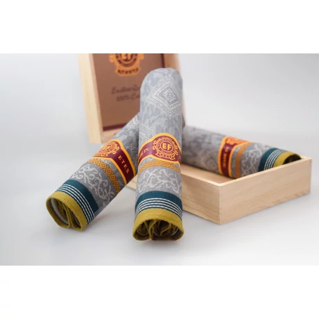 M57-12 Ffi textilzsebkendő 3db fadoboz (szivar, jacquard)